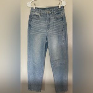 American Eagle Mom Straight Jean